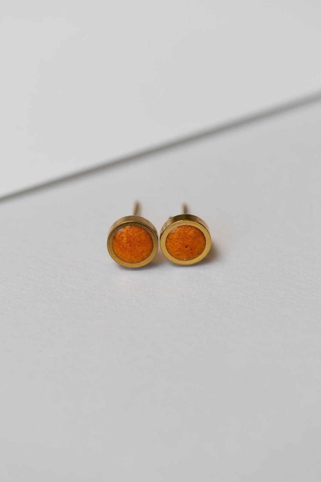 Olivia - gold plated earrings in Clementine