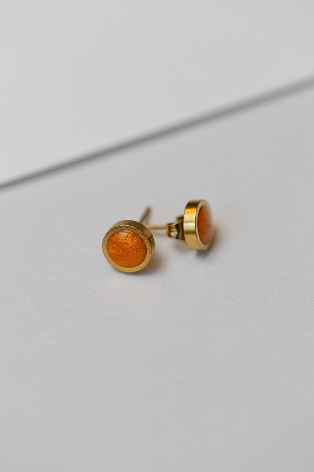 Olivia - gold plated earrings in Clementine