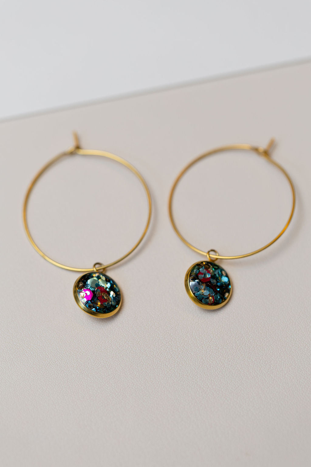 Chloe - Fine Gold-Plated Hoops in Peacock